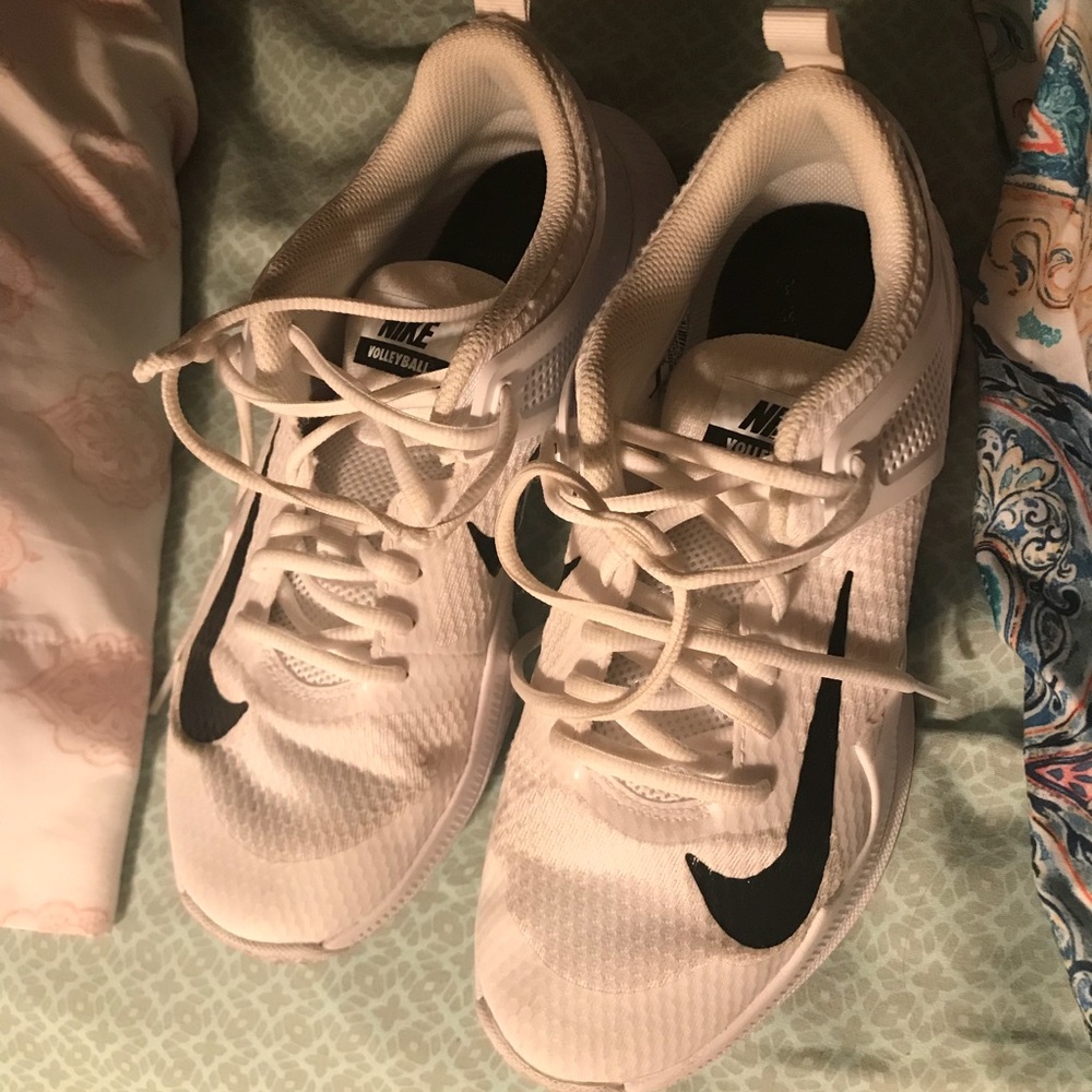 Nike volleyball worn once b/c season ending injury